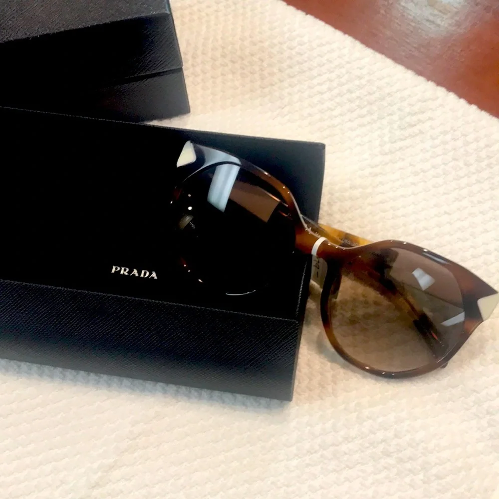Rare discontinued Prada 11T striped dark brown womens sunglass. New with tags. - Picture 1 of 9